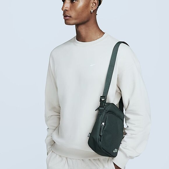 NEW - NIKE Heritage Crossbody Bag in Black and White - Picture 14 of 16